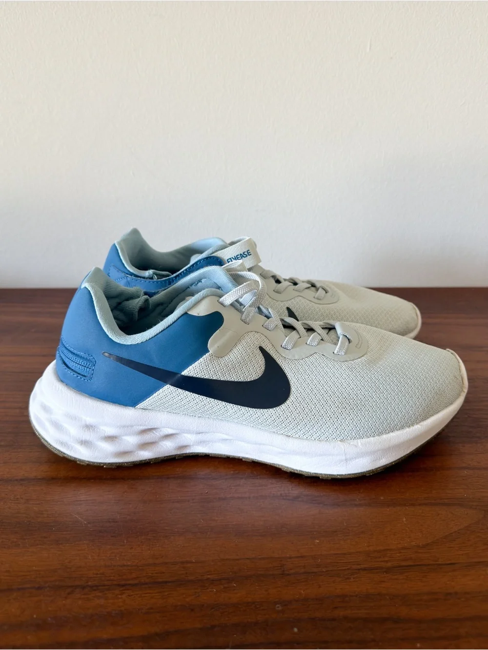 Nike Revolution 6 FlyEase Men's 8 Wide Running Shoes White Blue DD8476-002
